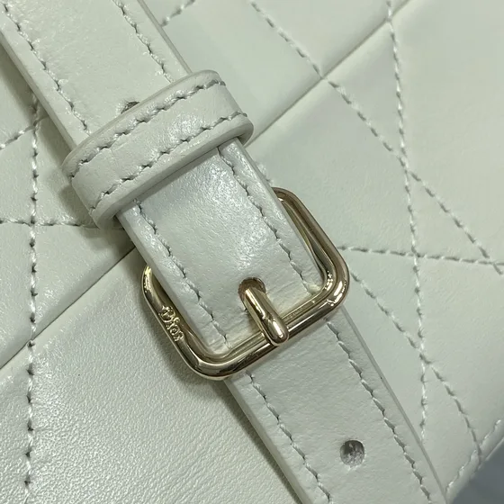 Dior Caro Macrocannage Мешочек With Chain Белый Сумка на плечо