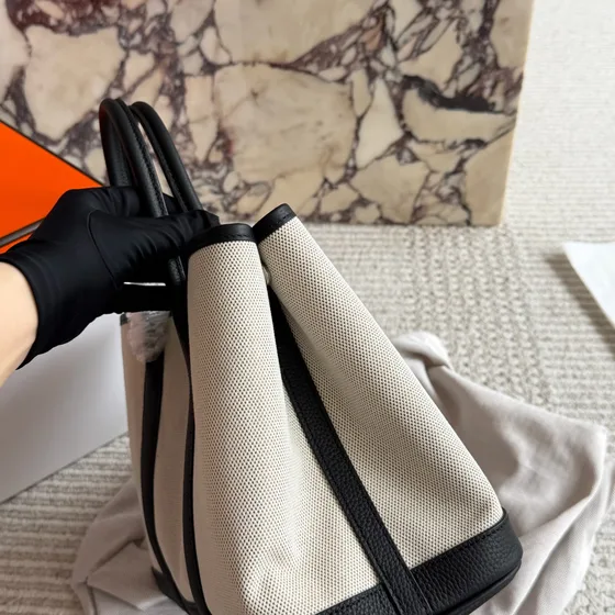 Loewe Garden Party Beige/Hitam Tote Bag