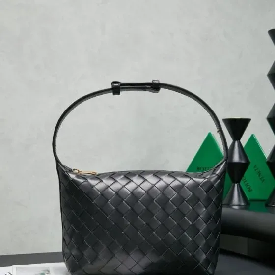Bottega Veneta Traveller Hobo Black Hobo
