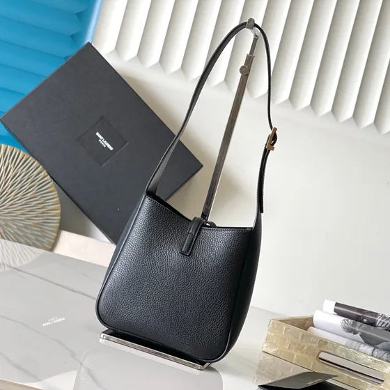 YSL Le 5 À 7 Soft Hobo Bag Hitam Hobo