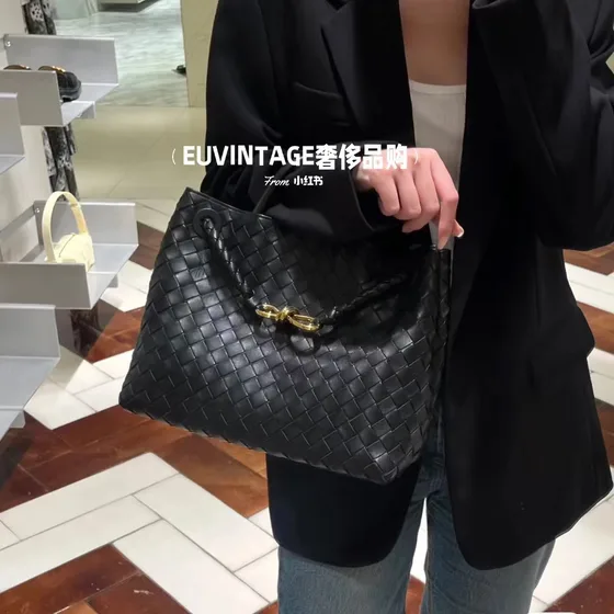 Bottega Veneta Andiamo Intreccio Tophåndtag Bag Sort Tophåndtag