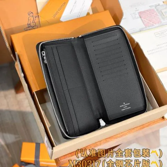 Louis Vuitton M30317 Negro 10 x 20 x 2 everyday