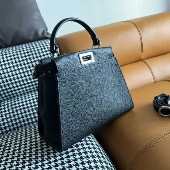 Fendi Peekaboo Mini Noir Anse supérieure