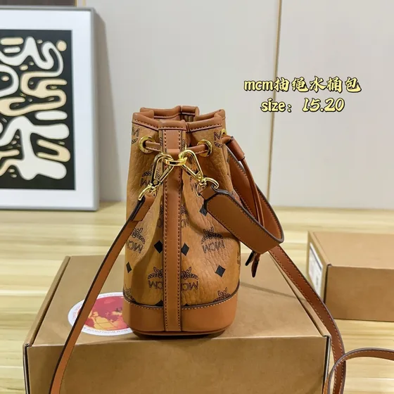 MCM Dessau Drawstring Bolsa balde Cognac Visetos 15*20cm Crossbody/Bolsa de ombro