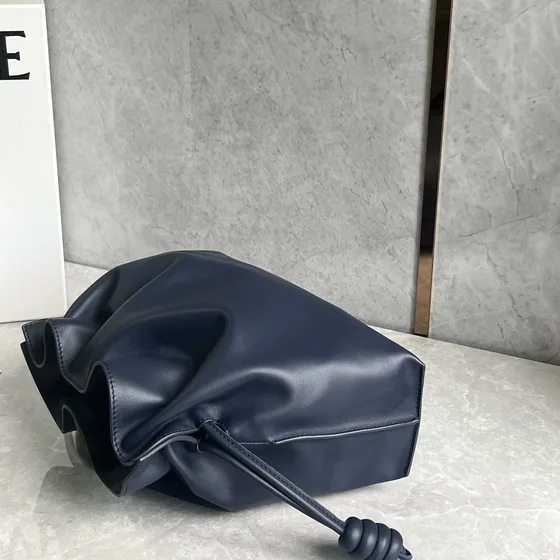 Loewe Flamenco Clutch Marineblå Blå Clutch