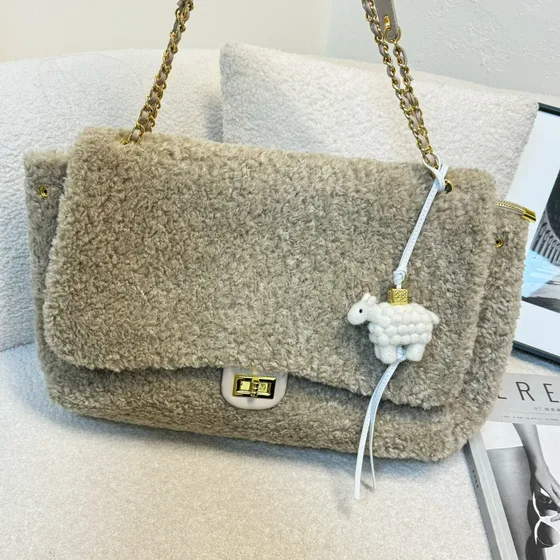 Loewe Sheep Charm Hvit Etui