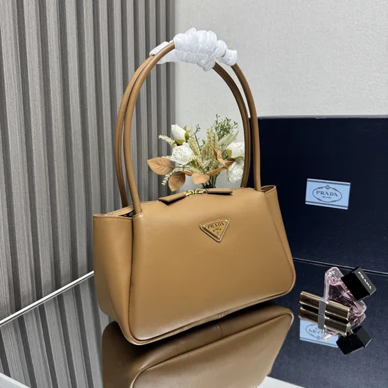 Prada Medium جلد Handbag Caramel Shoulder Bag