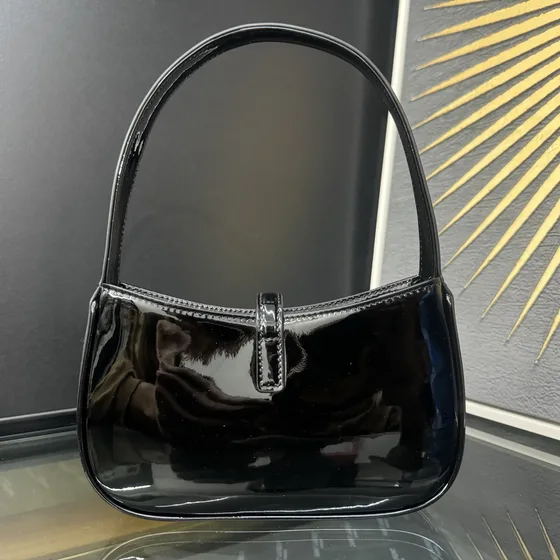 YSL Le 5 À 7 Hobo Bag Noir Hobo