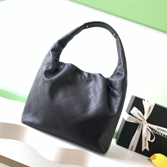 Chanel Quilted Cc Hobo Hitam Hobo