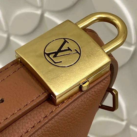 Louis Vuitton Loop Cognac Marrón Crossbody