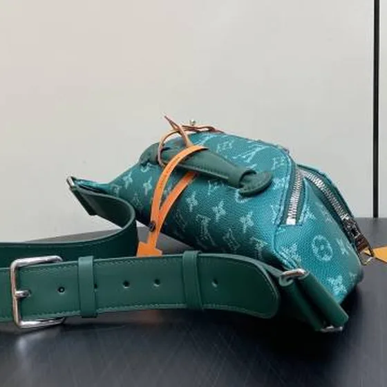 Louis Vuitton M12867 Vert Monogram 30 x 15 x 8 cm everyday