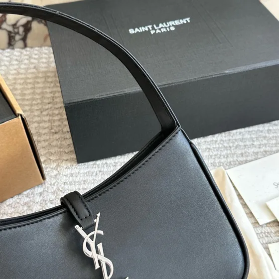 Celine Le 5 7 Shoulder Bag Black Shoulder Bag