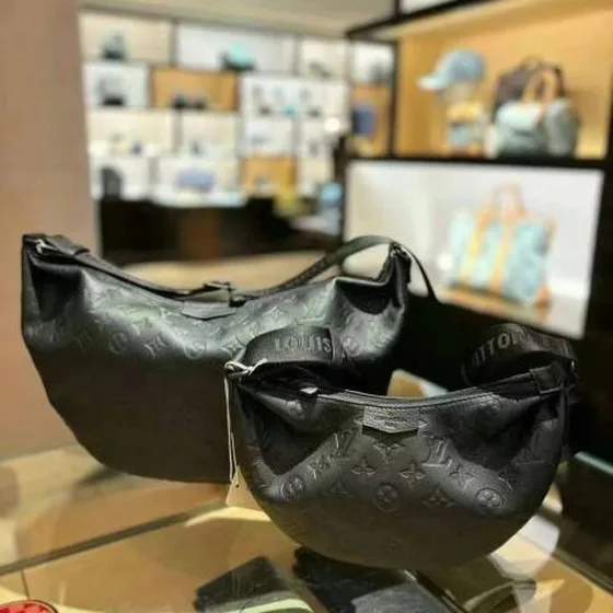Louis Vuitton Hamac أسود crossbody
