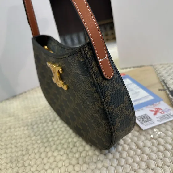 Celine Triomphe Tan Bolso bandolera