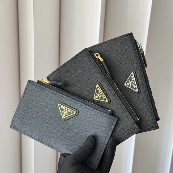 Prada Saffiano Кожа Card Holder With Zipper Multiple Card Holder