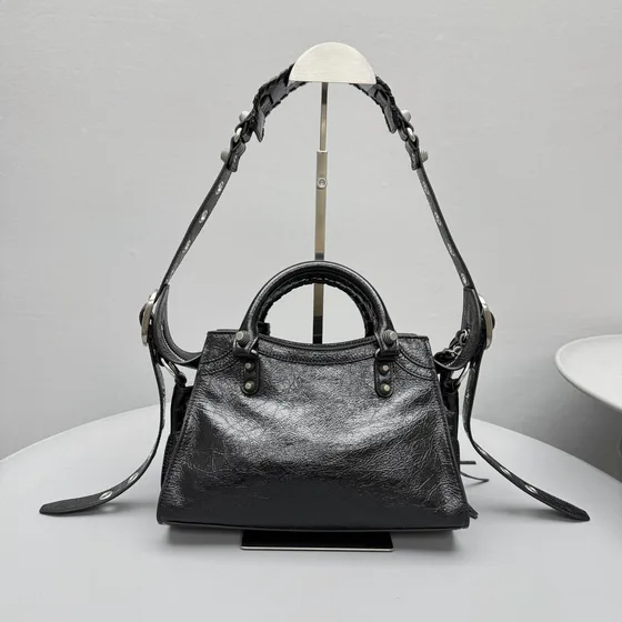 Balenciaga Le Cagole Small Schwarz Schultertasche