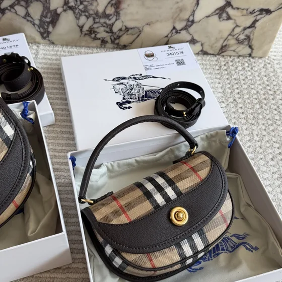 Burberry Highlands Check Crossbody-veske Beige/Sort Crossbody