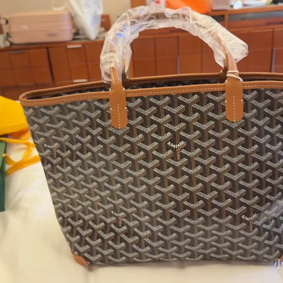 Goyard Saint Louis Pm Green Tote Bag
