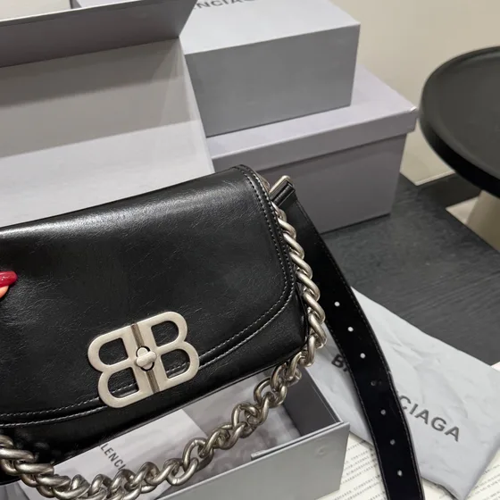 Balenciaga Bb Soft Sac à rabat Noir Sac épaule