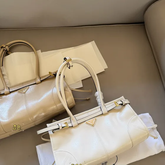 Prada Soft Lux Off-Hvid Tophåndtag