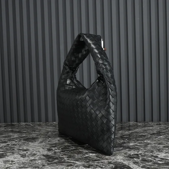 Bottega Veneta Shoulder Pouch Black Hobo
