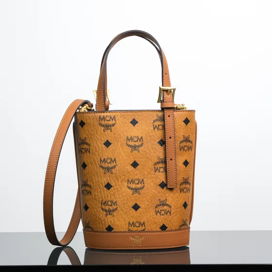 MCM Aren Visetos Beuteltasche Cognac Braun Crossbody/Henkel