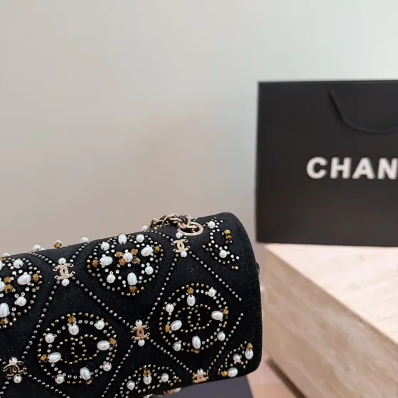 Chanel Classic Flap أسود Flap Bag