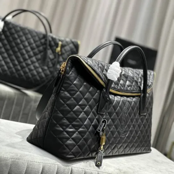 Saint Laurent Sort quilted skinn travel