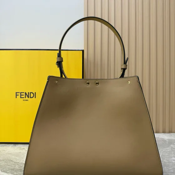 Fendi Peekaboo X-Lite สีครีม Top Handle