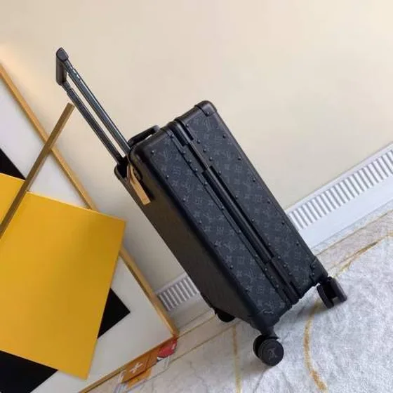 Louis Vuitton Horizon Monogram Eclipse travel