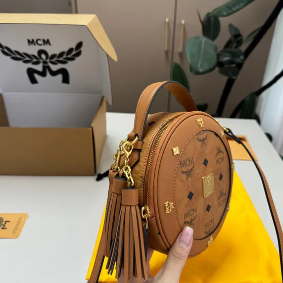 MCM Tambourine Bolso cruzado Cognac Crossbody
