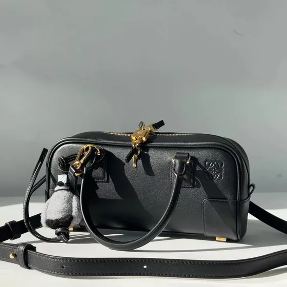 Loewe Amazona 23 Bag Black 23x18x9cm Top Handle