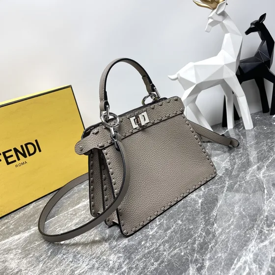 Fendi Peekaboo Iseeu Selleria Dove Gray Anse supérieure