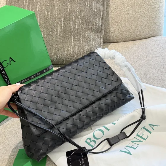 Bottega Veneta The Horizontal Fold أسود Shoulder Bag