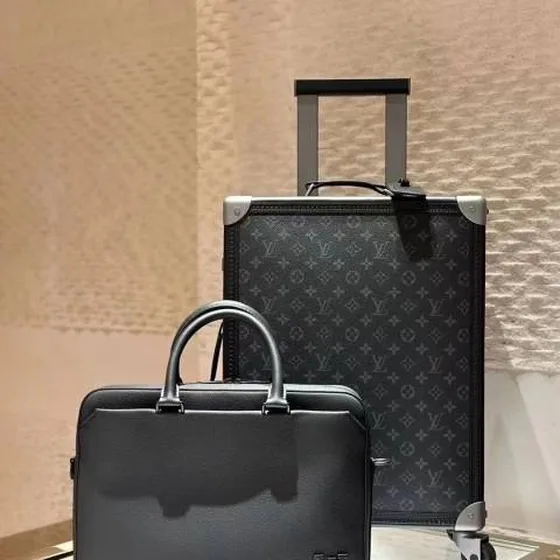 Louis Vuitton M23778 Preto business