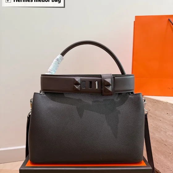 Hermes Medor Schwarz Henkel