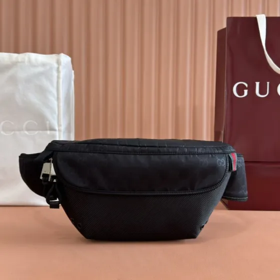 Gucci Black GG Supreme crossbody