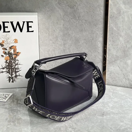 Loewe Puzzle Bag Dark Lila Crossbody