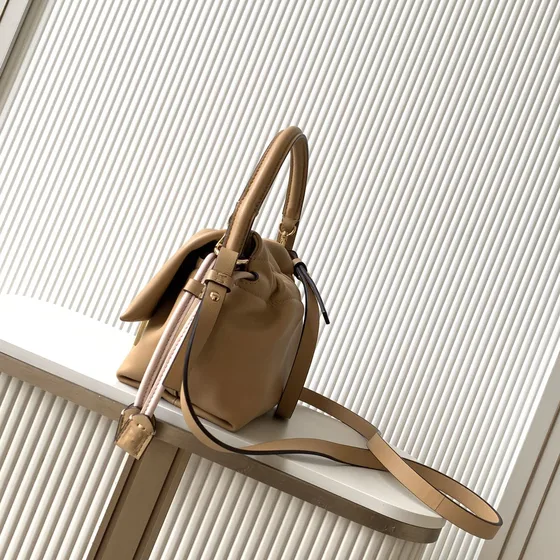 Fendi Mamma Baguette بيج Shoulder Bag