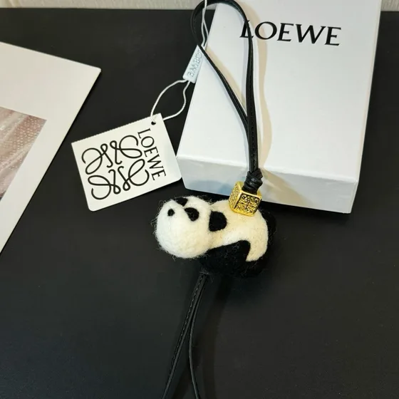 Loewe Panda Charm Noir/Blanc Pochette