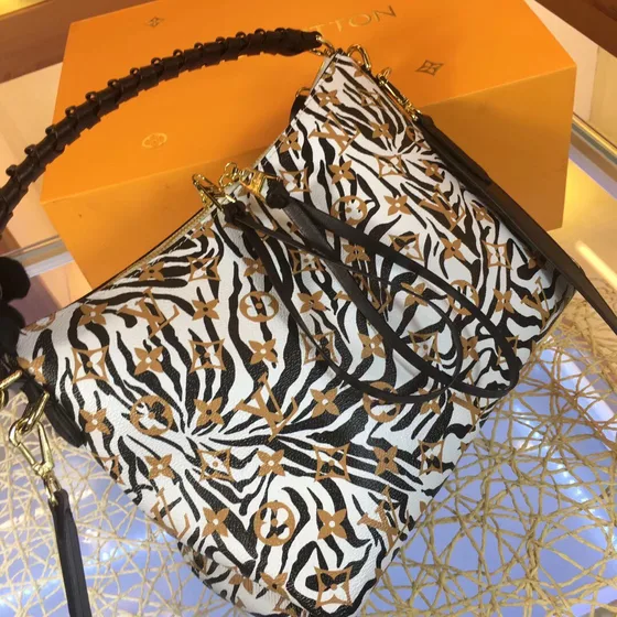 Louis Vuitton Beaubourg Hobo Vit Hobo