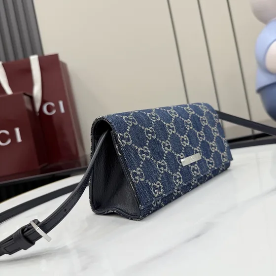 Gucci Gg Denim Carteira With Chain Dark Azul Woc