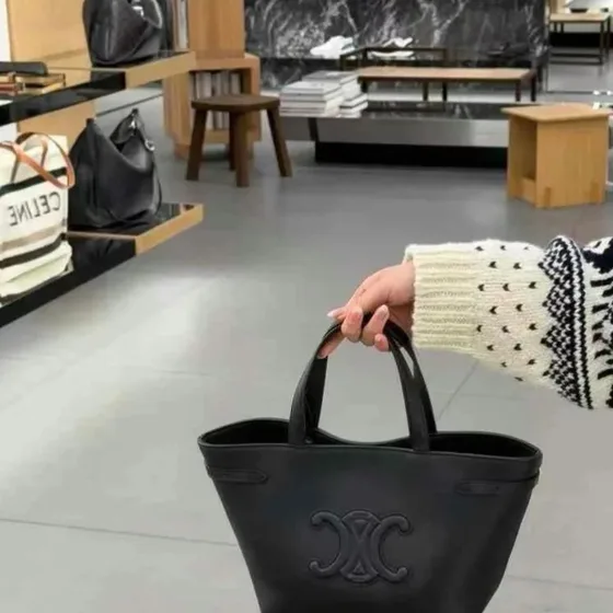 Celine Triomphe Cabas Anais Schwarz Shoppertasche