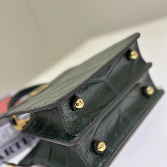 Fendi Peekaboo Dark Xanh lá Top Handle