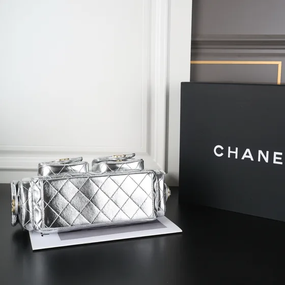 Chanel Hobo Bag Plateado Hobo