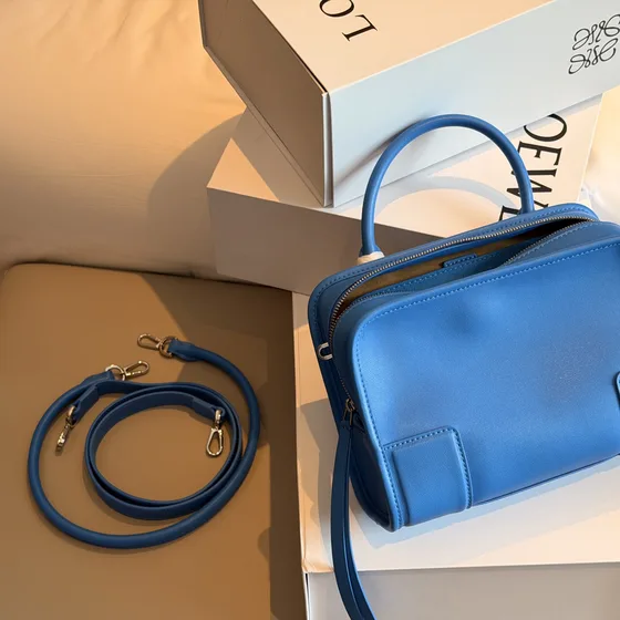 Loewe Amazona 18 Blue 18cm Top Handle