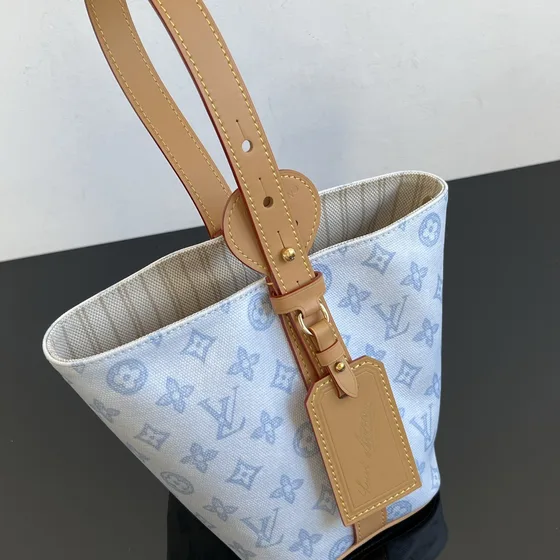 Louis Vuitton Atlantis Bb Light Blue Shoulder Bag