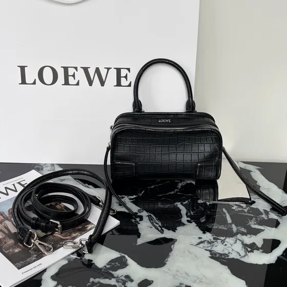 Loewe Amazona Black Top Handle