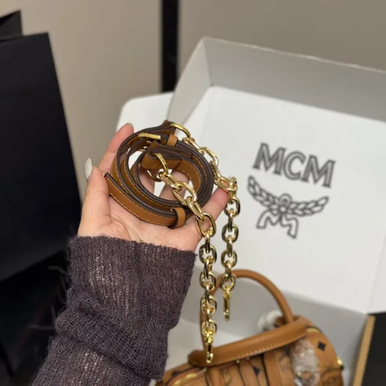 MCM Essential Visetos Boston Cognac Asa superior