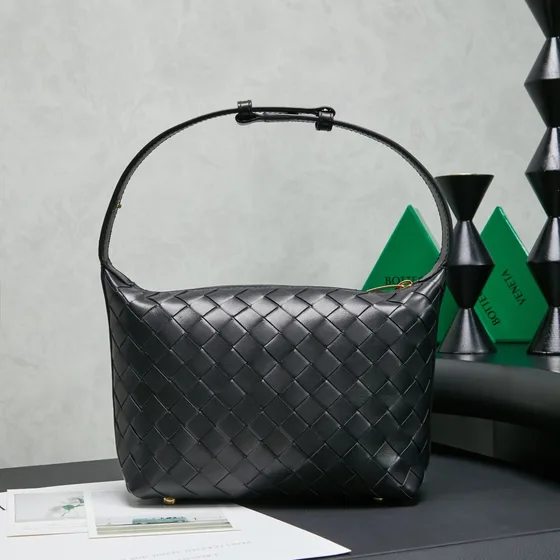 Bottega Veneta Traveller Hobo Black Hobo